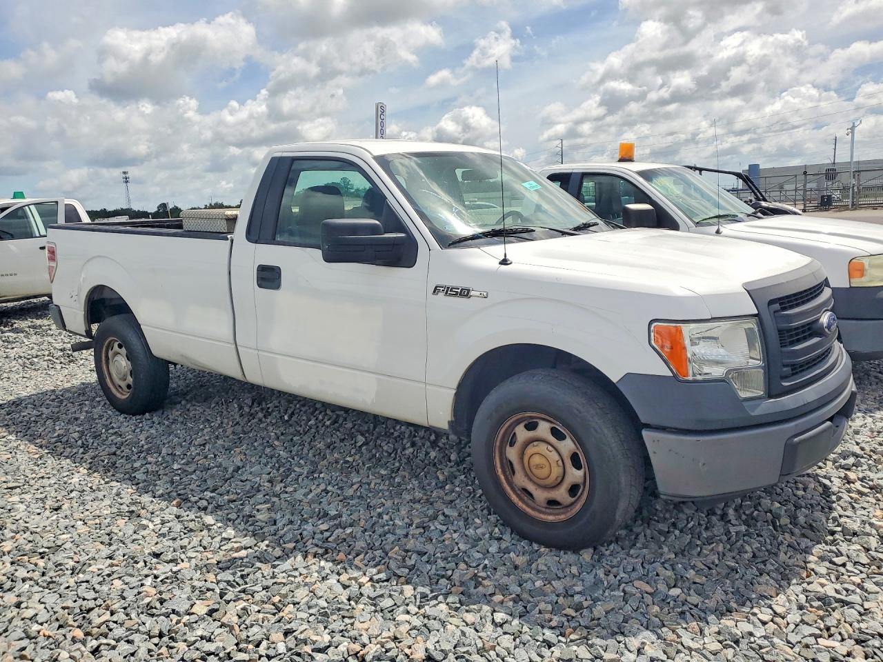 2014 Ford F150 White vin: 1FTMF1CM7EKG03074