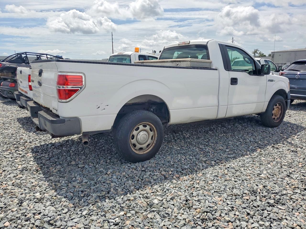 2014 Ford F150 White vin: 1FTMF1CM7EKG03074