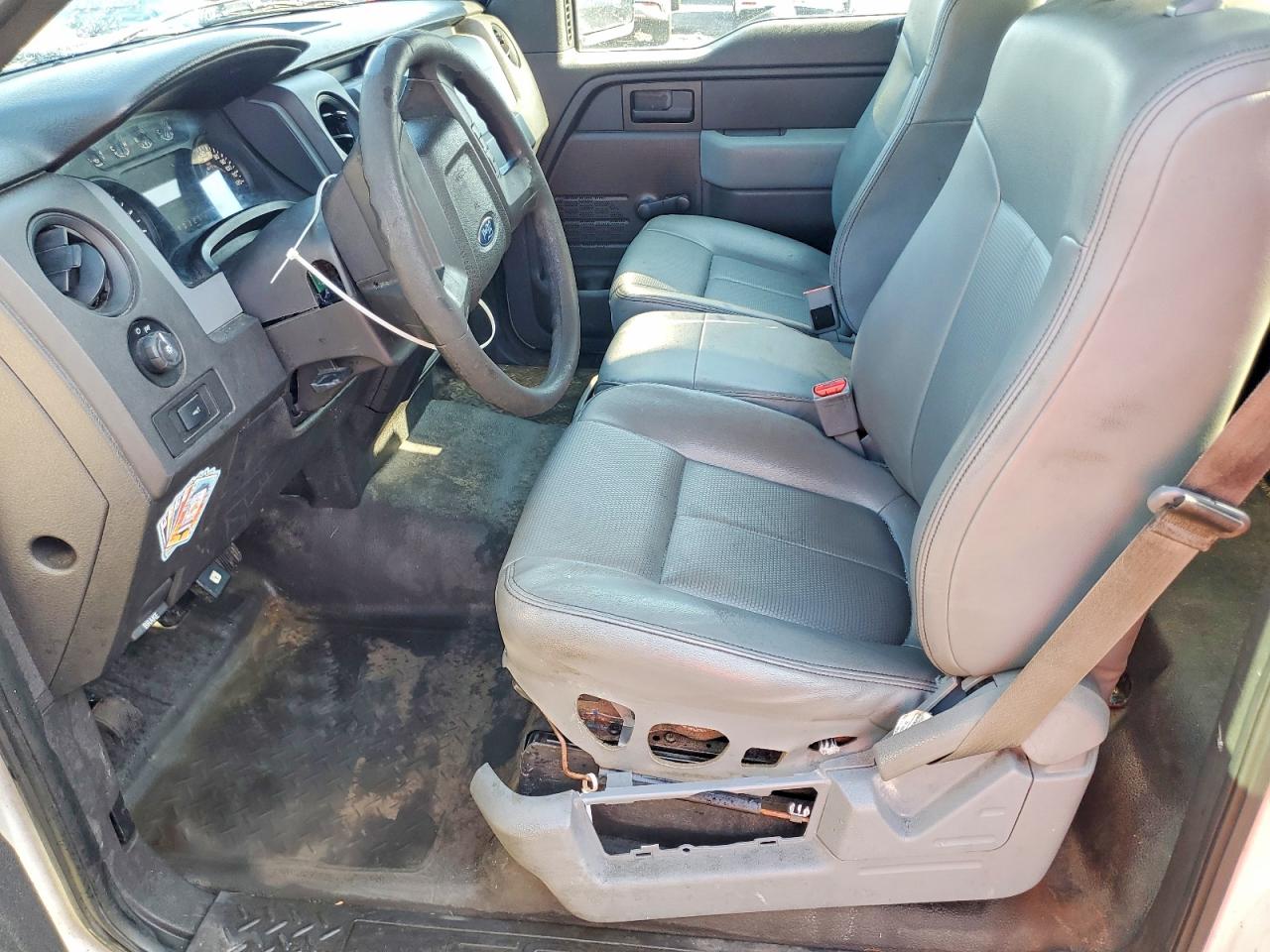 2014 Ford F150 White vin: 1FTMF1CM7EKG03074