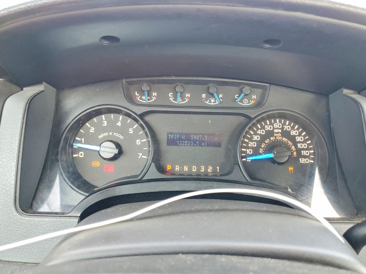 2014 Ford F150 White vin: 1FTMF1CM7EKG03074