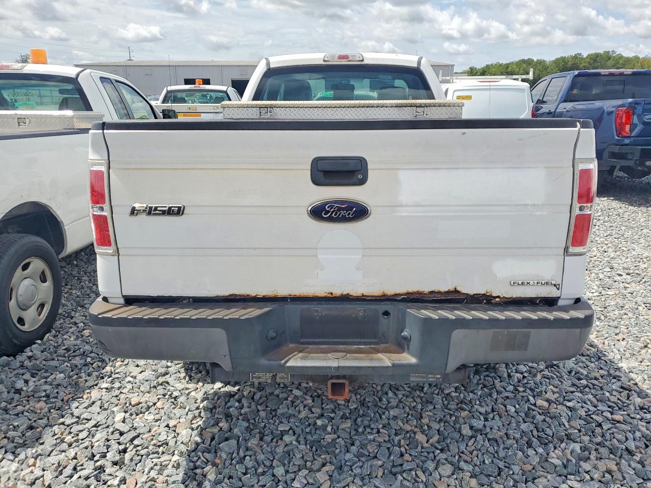 2014 Ford F150 White vin: 1FTMF1CM7EKG03074