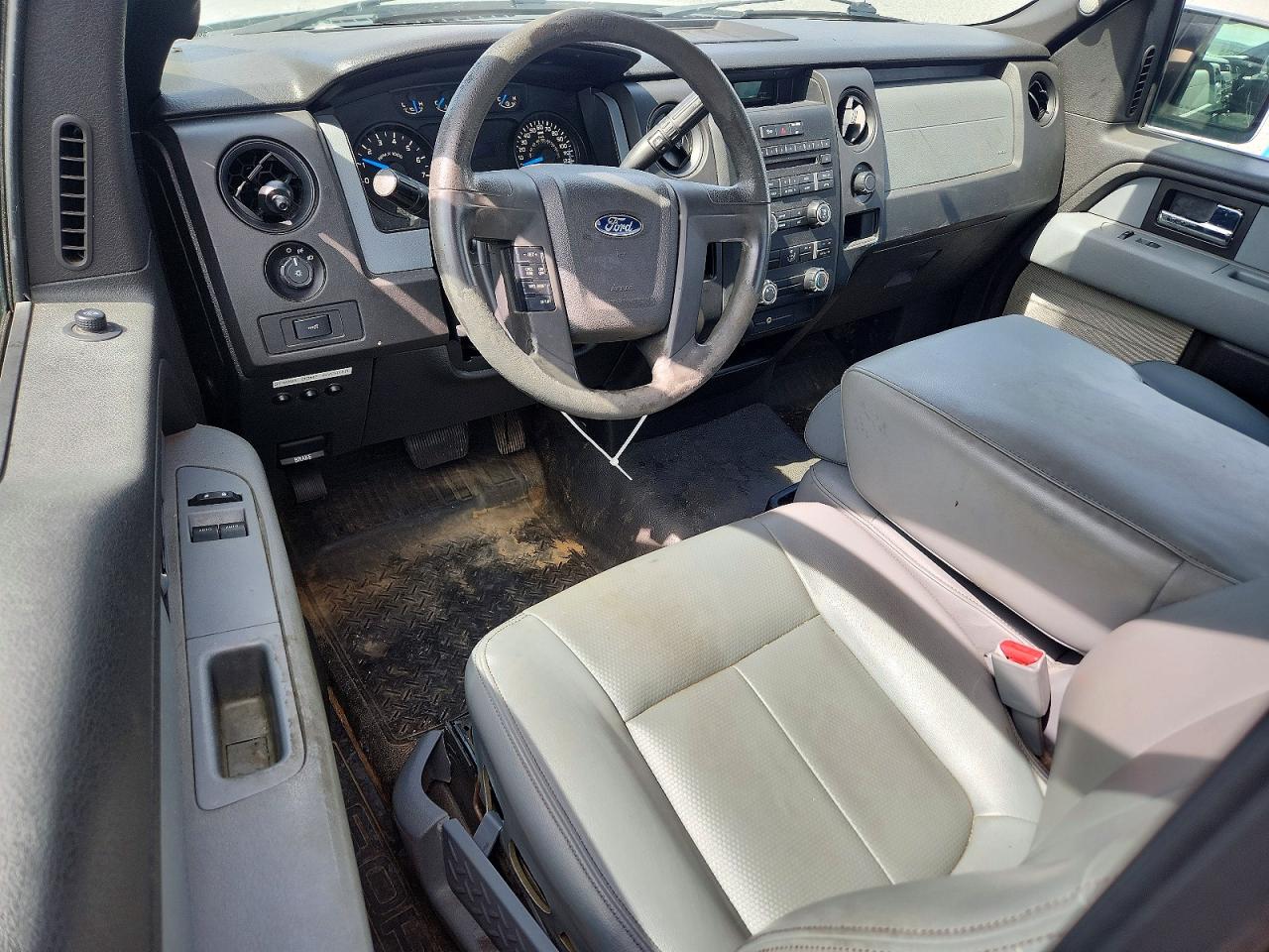 2014 Ford F150 White vin: 1FTMF1CM7EKG22885