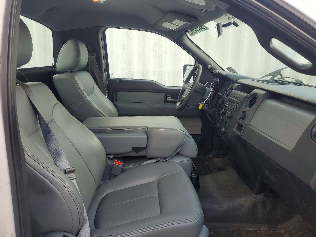 2014 Ford F150 White vin: 1FTMF1CM7EKG22885