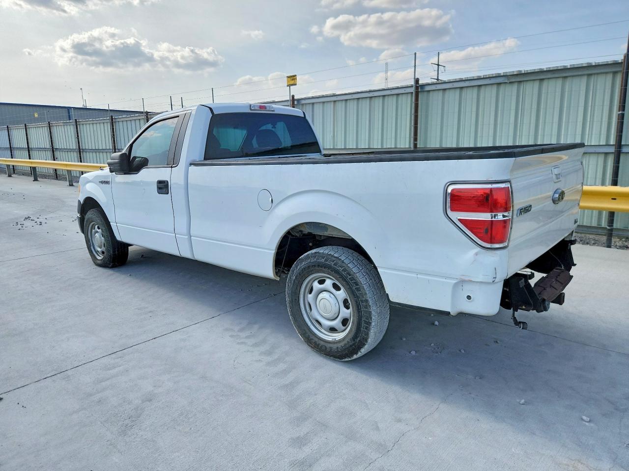 2014 Ford F150 White vin: 1FTMF1CM7EKG23079