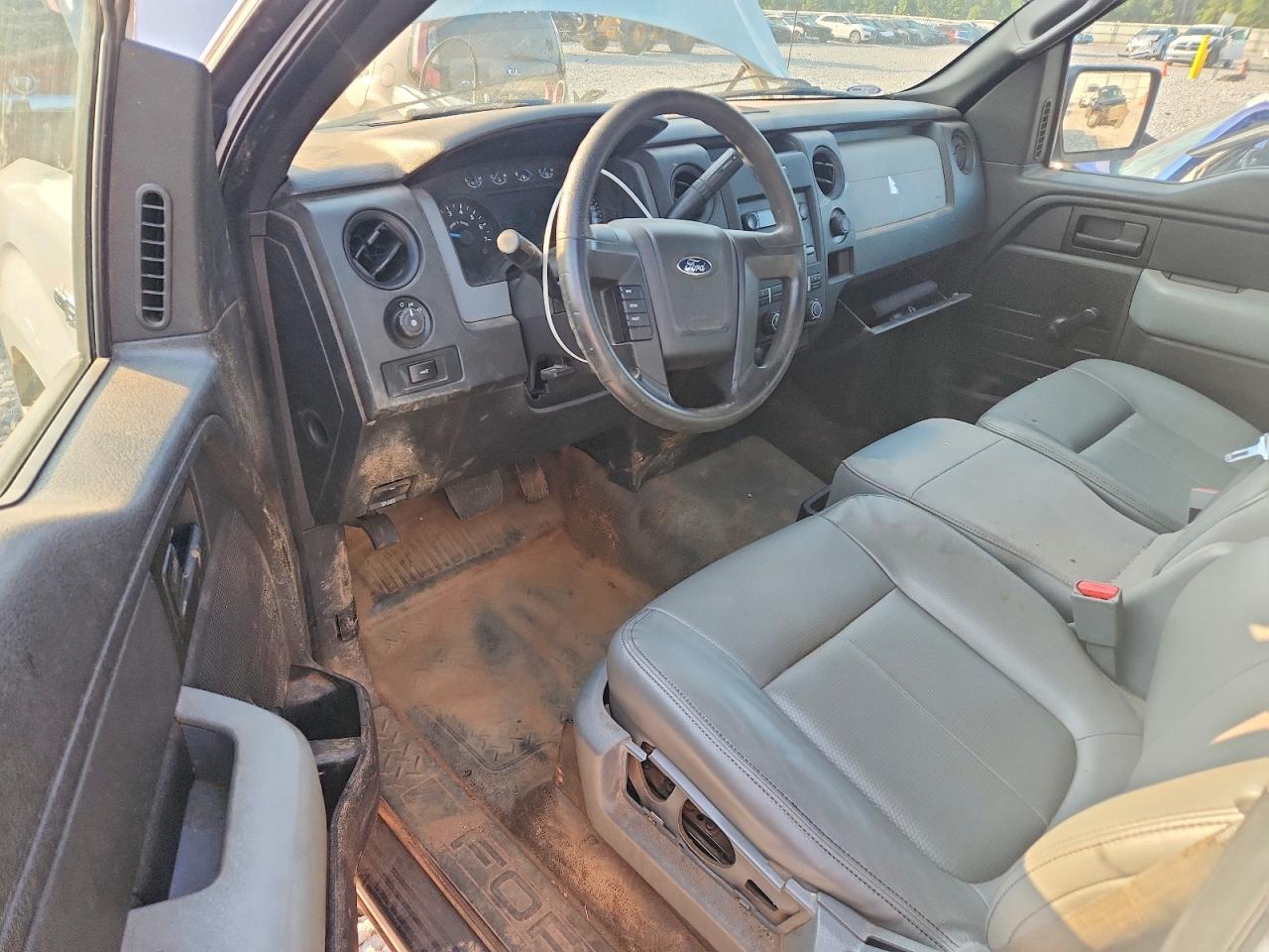 2014 Ford F150 White vin: 1FTMF1CM7EKG24264