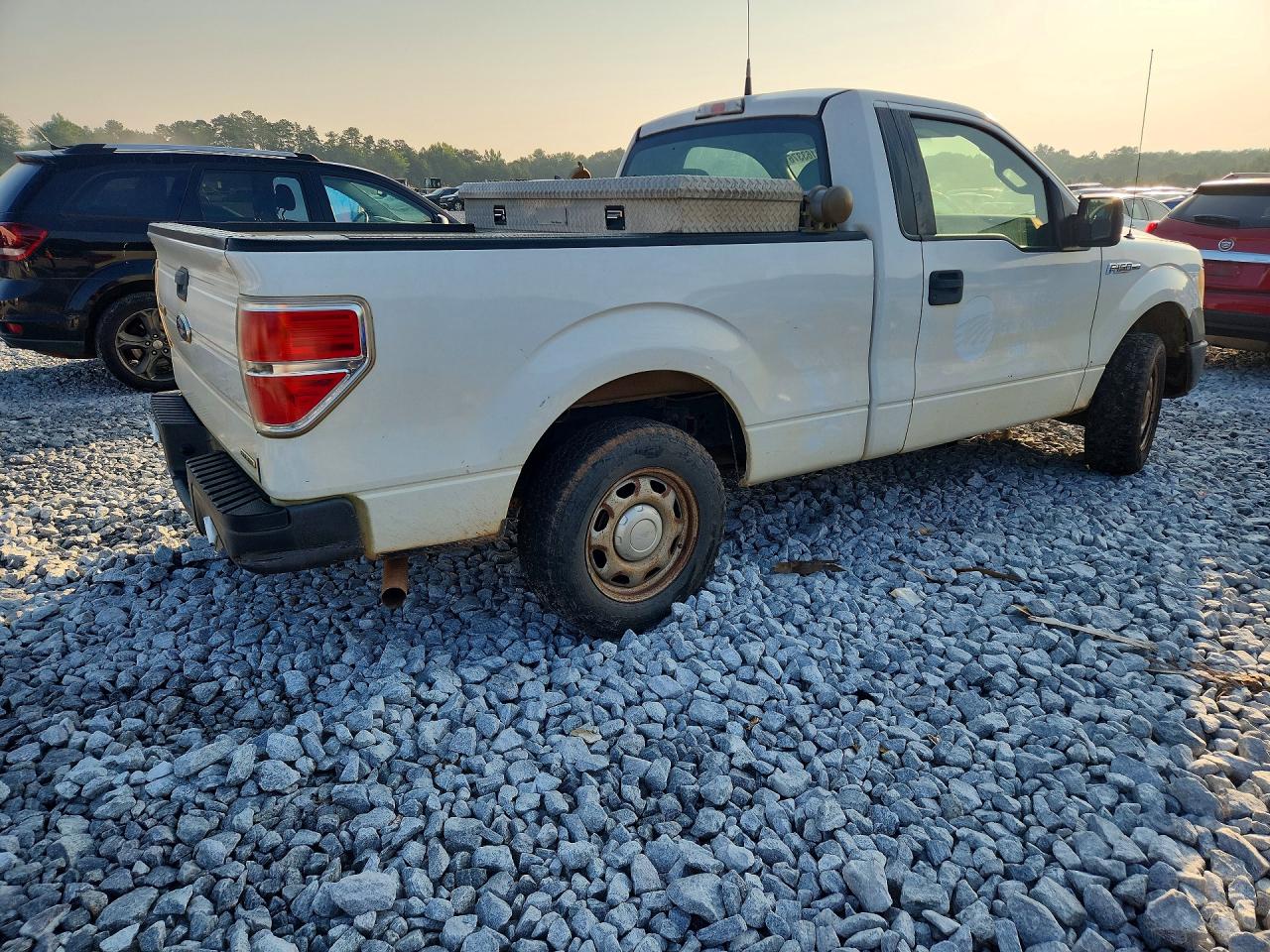 2014 Ford F150 White vin: 1FTMF1CM7EKG24264
