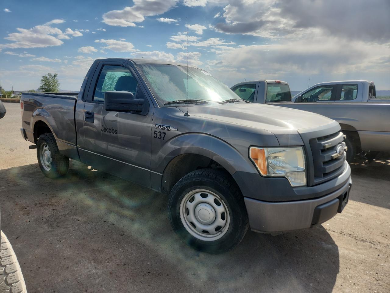 2012 Ford F150 Charcoal vin: 1FTMF1CM8CFB58978 Damage: Right Front Fender, Dent(S) W/No Paint Dmg, Pdr-1 Dent