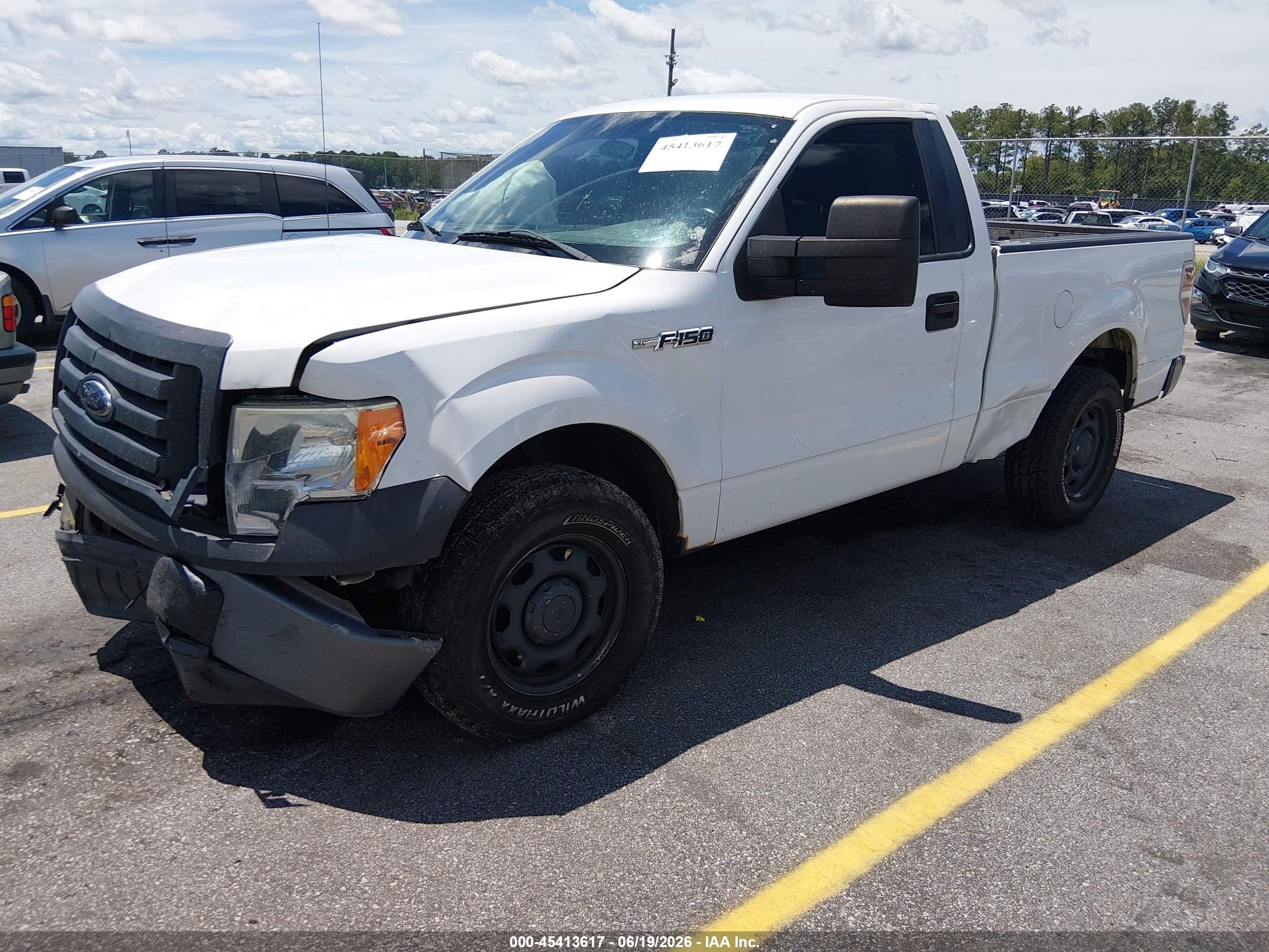 2012 Ford F-150 Xl Белый vin: 1FTMF1CM8CFC36739