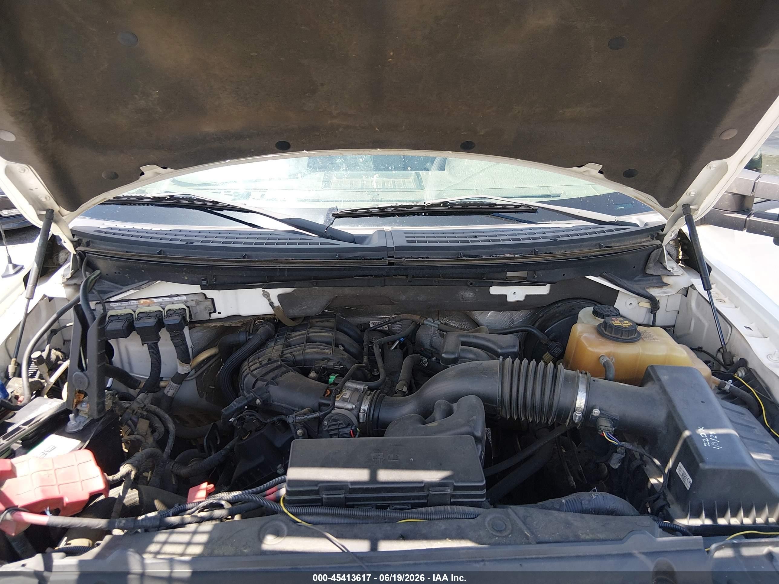 2012 Ford F-150 Xl Белый vin: 1FTMF1CM8CFC36739