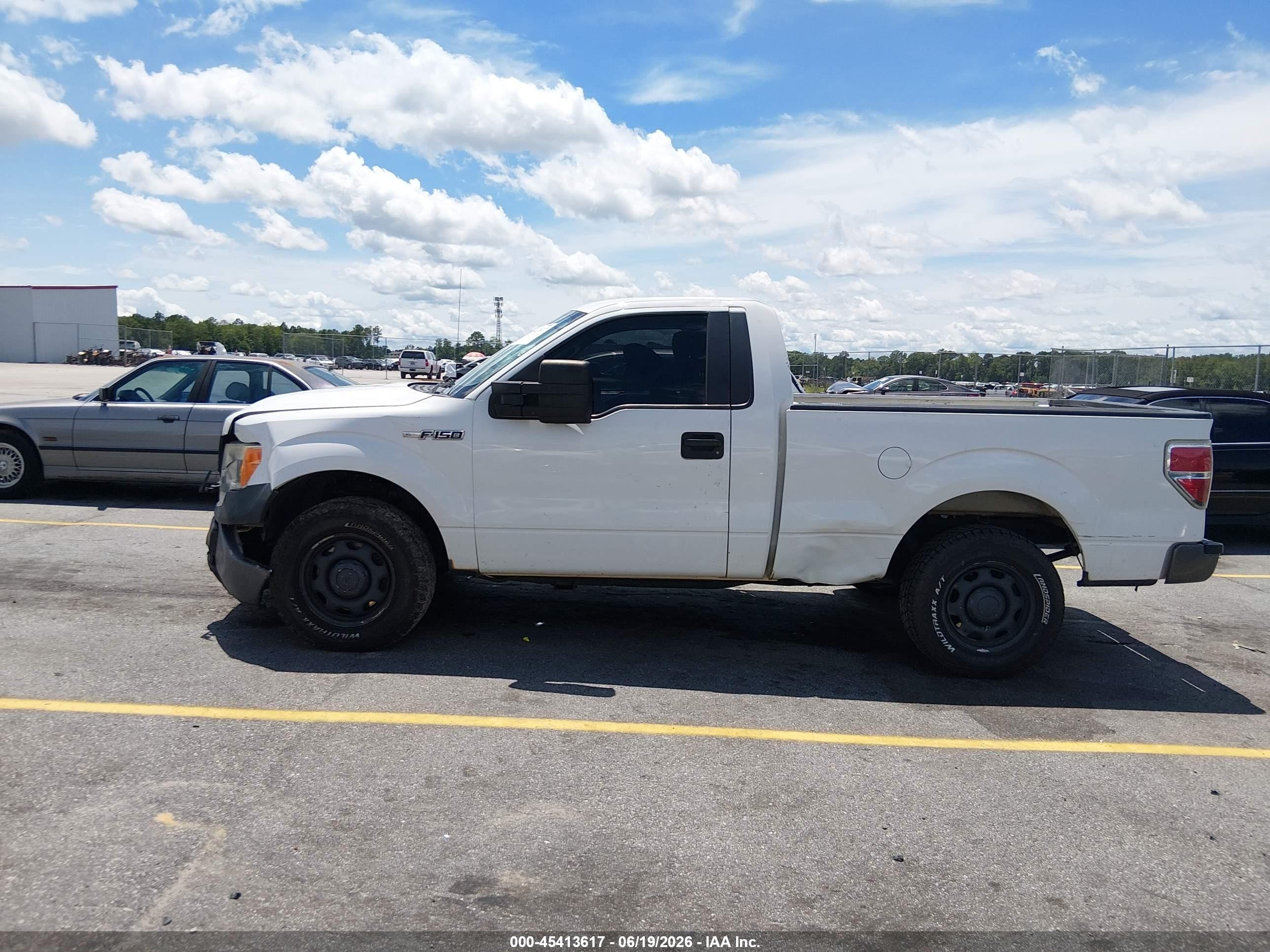 2012 Ford F-150 Xl Белый vin: 1FTMF1CM8CFC36739