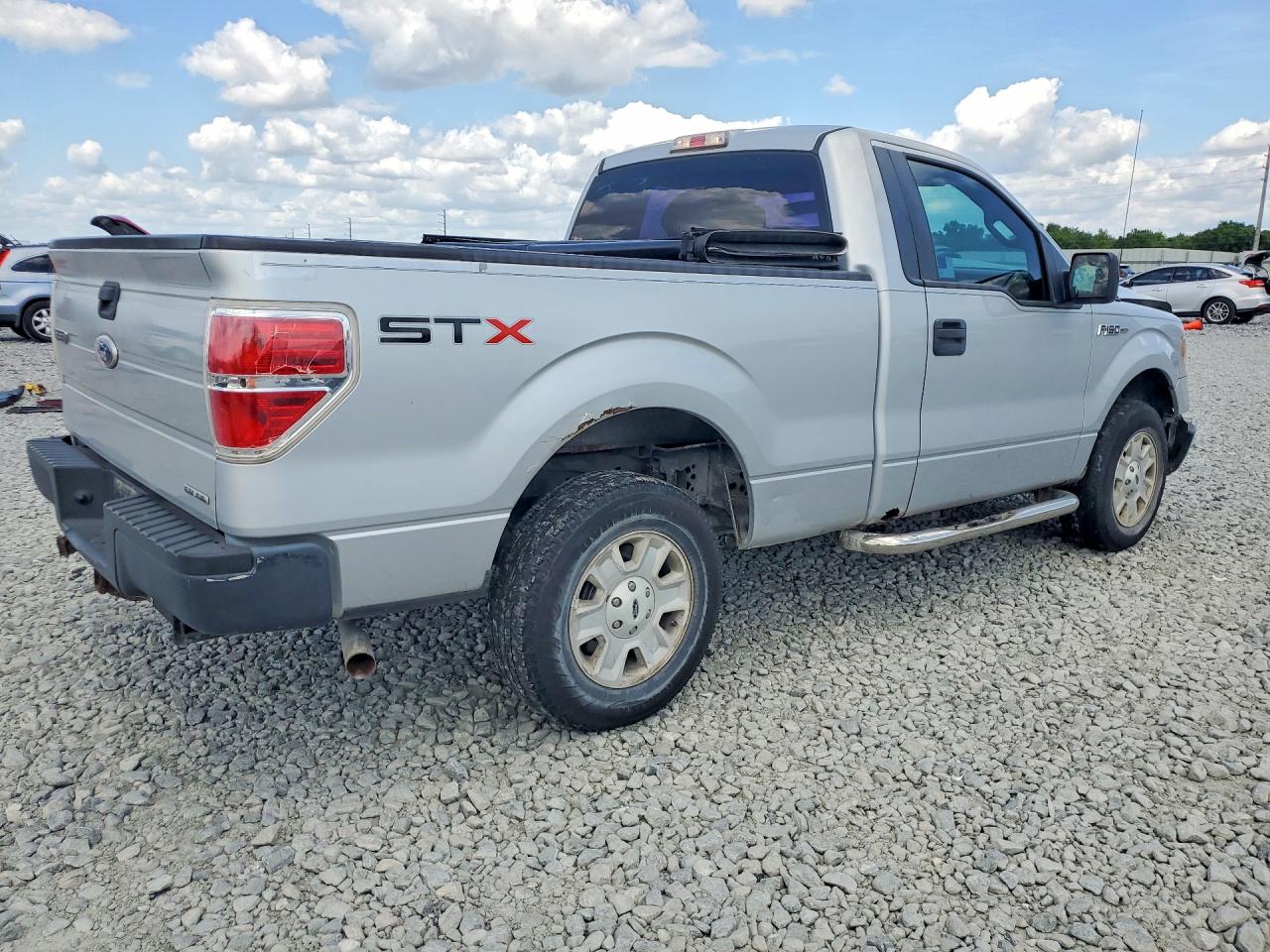 2012 Ford F150 Серебряный vin: 1FTMF1CM8CKD12855
