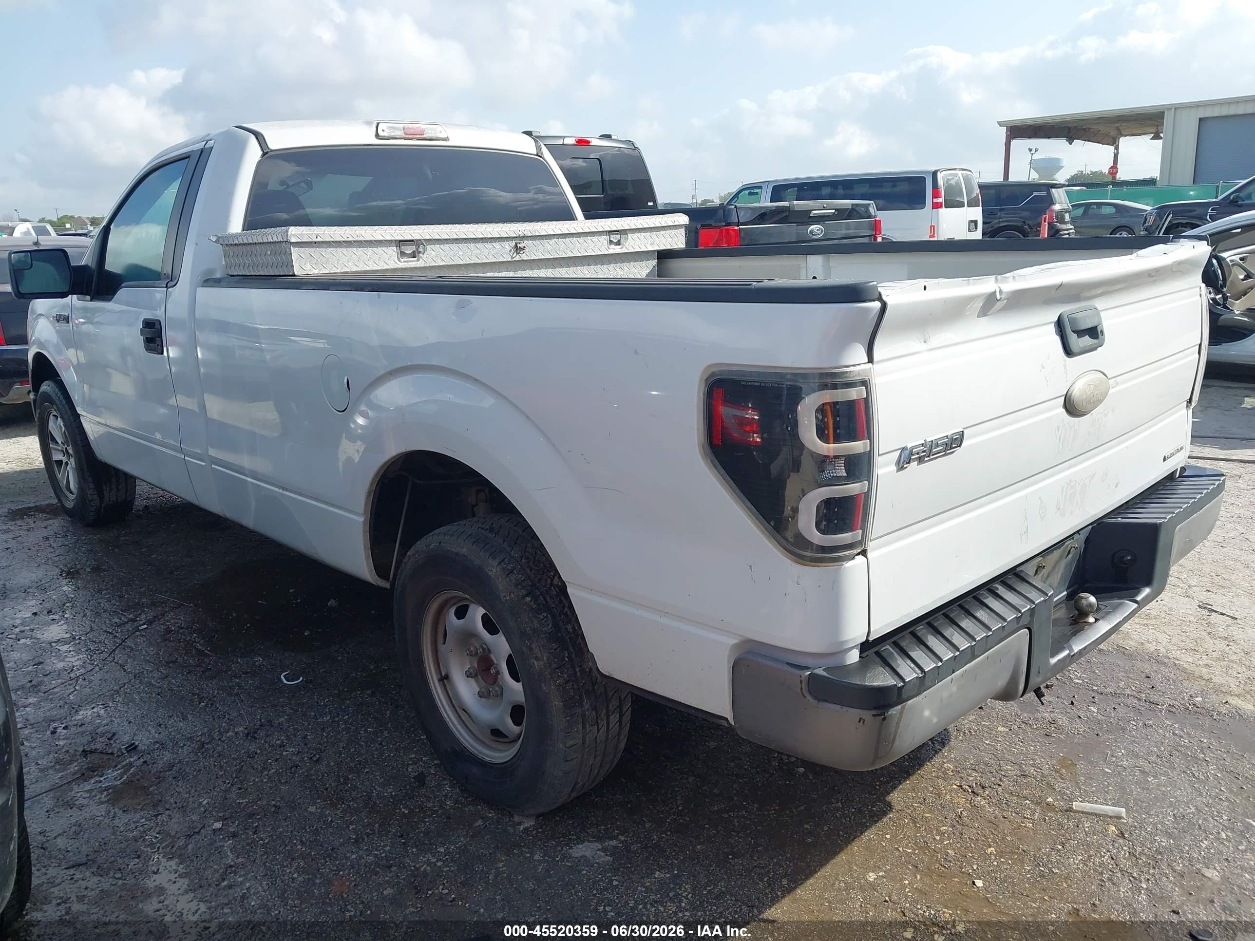 2012 Ford F-150 Xl Белый vin: 1FTMF1CM8CKD58637
