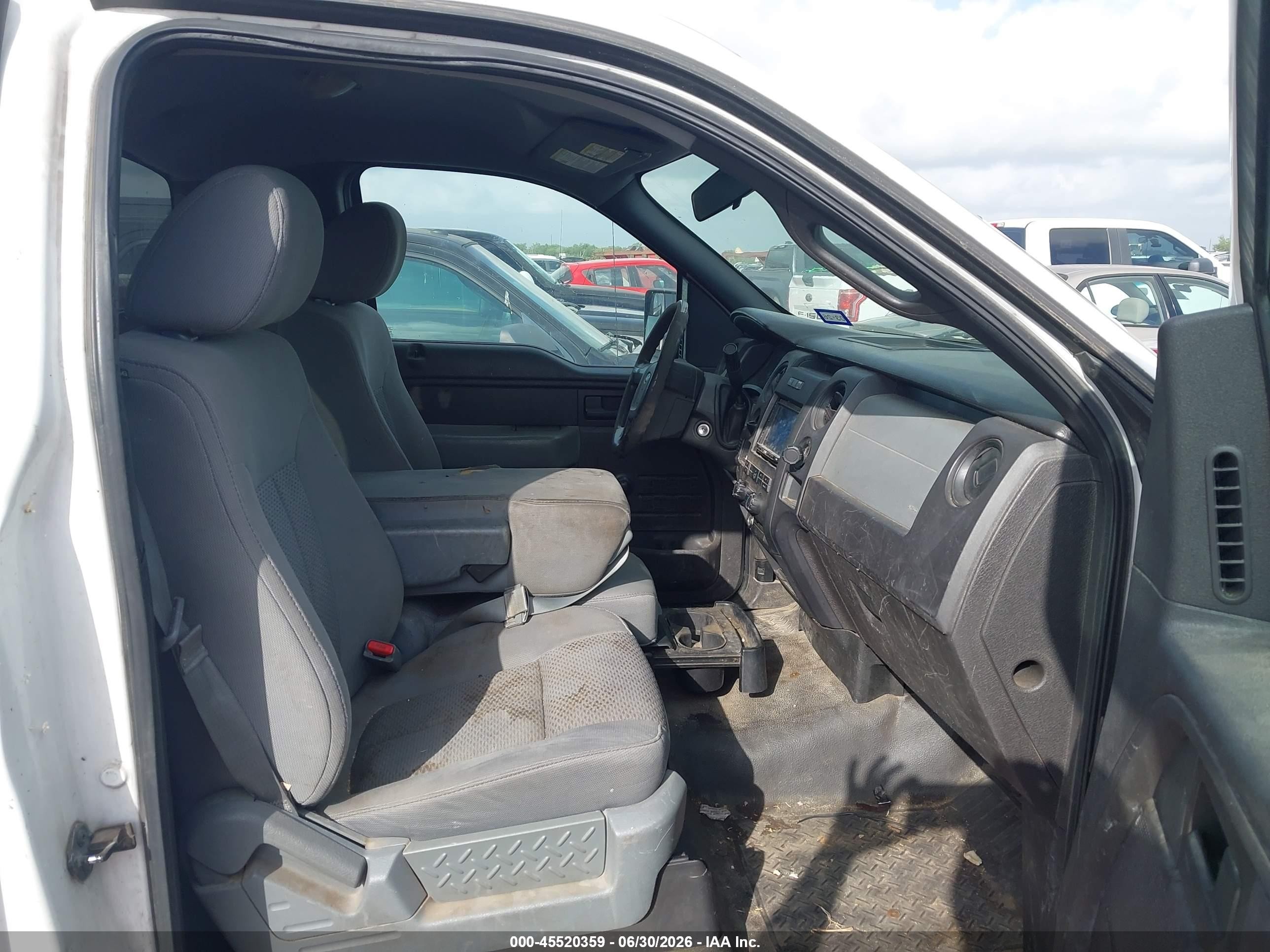 2012 Ford F-150 Xl Белый vin: 1FTMF1CM8CKD58637
