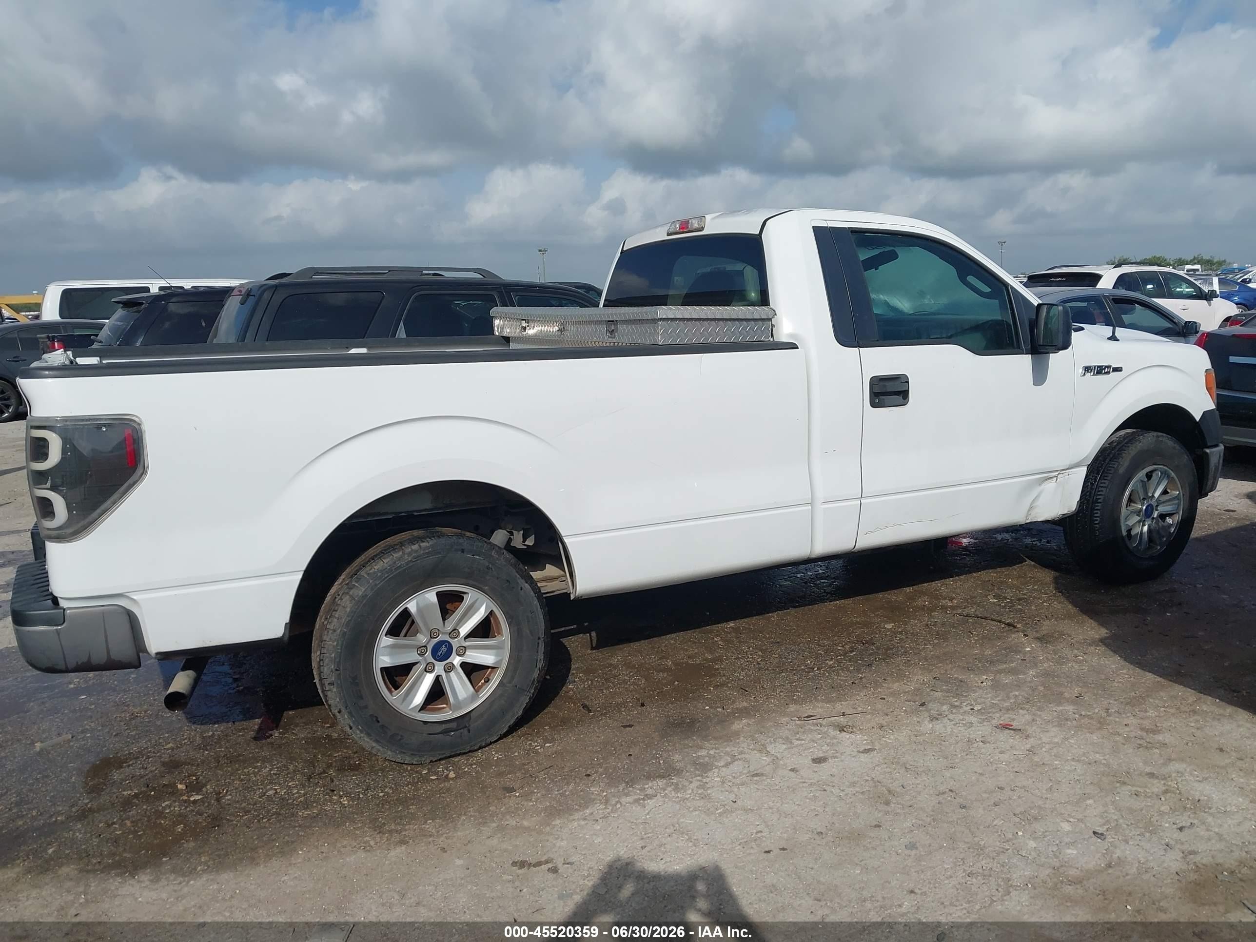 2012 Ford F-150 Xl Белый vin: 1FTMF1CM8CKD58637