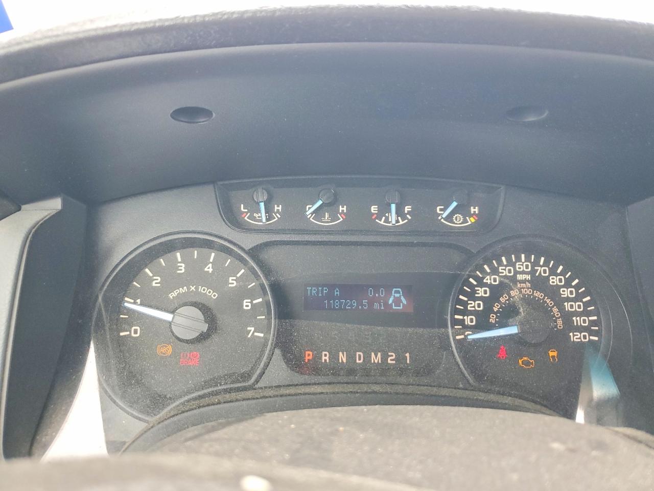 2012 Ford F150 Белый vin: 1FTMF1CM8CKE39525
