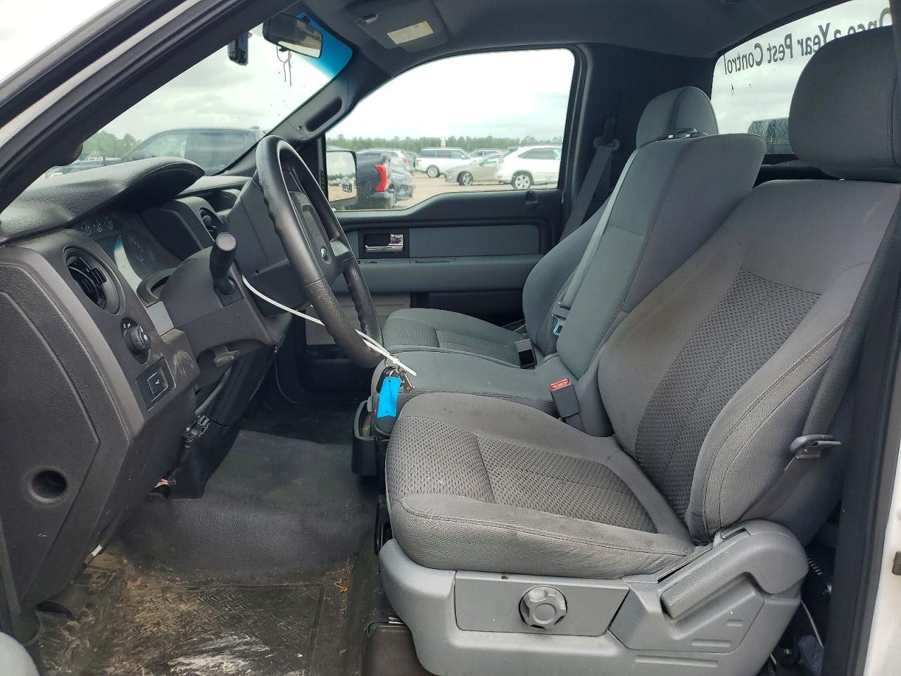 2012 Ford F150 Белый vin: 1FTMF1CM8CKE39525