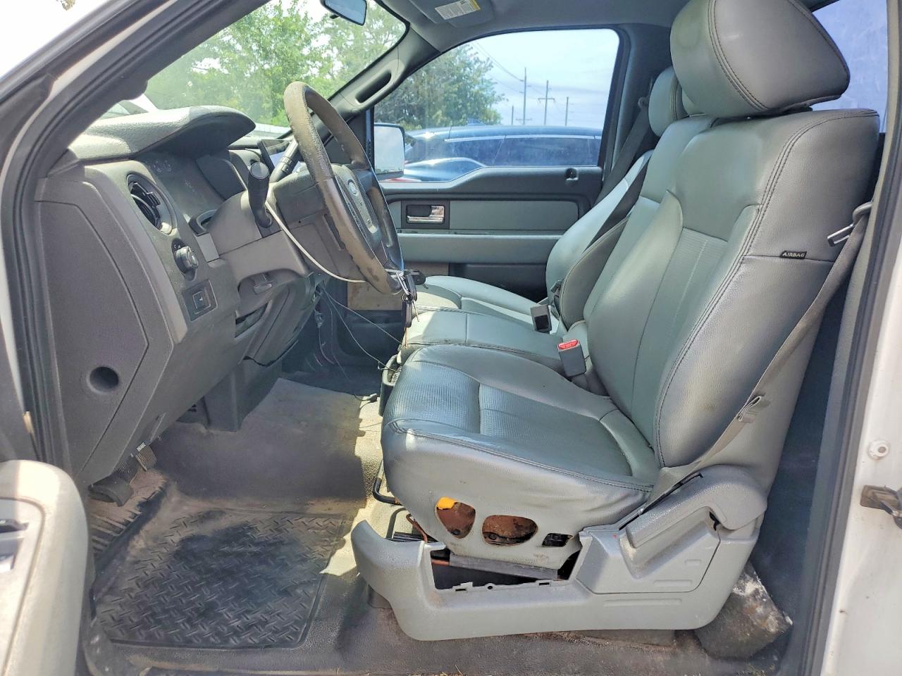 2013 Ford F150 White vin: 1FTMF1CM8DFA99643