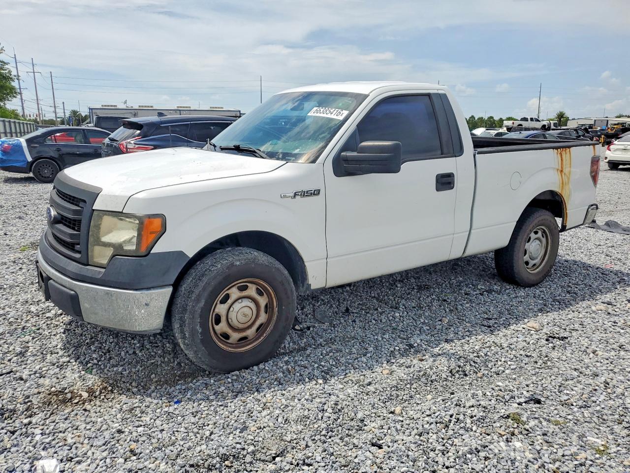 2013 Ford F150 White vin: 1FTMF1CM8DFA99643