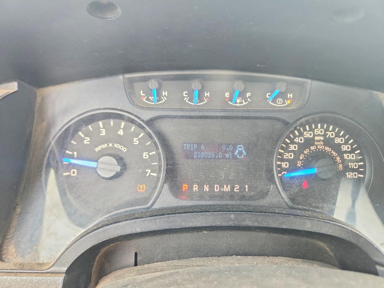 2013 Ford F150 Белый vin: 1FTMF1CM8DKF04049