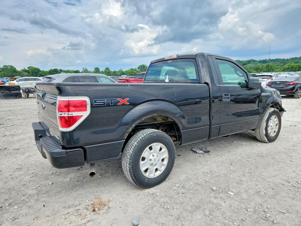2013 Ford F150 Black vin: 1FTMF1CM8DKF71699