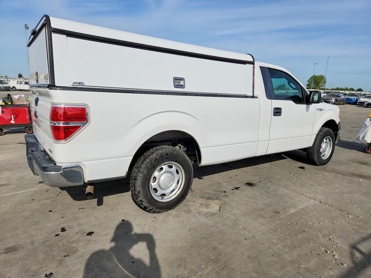 2013 Ford F150 White vin: 1FTMF1CM8DKG52606