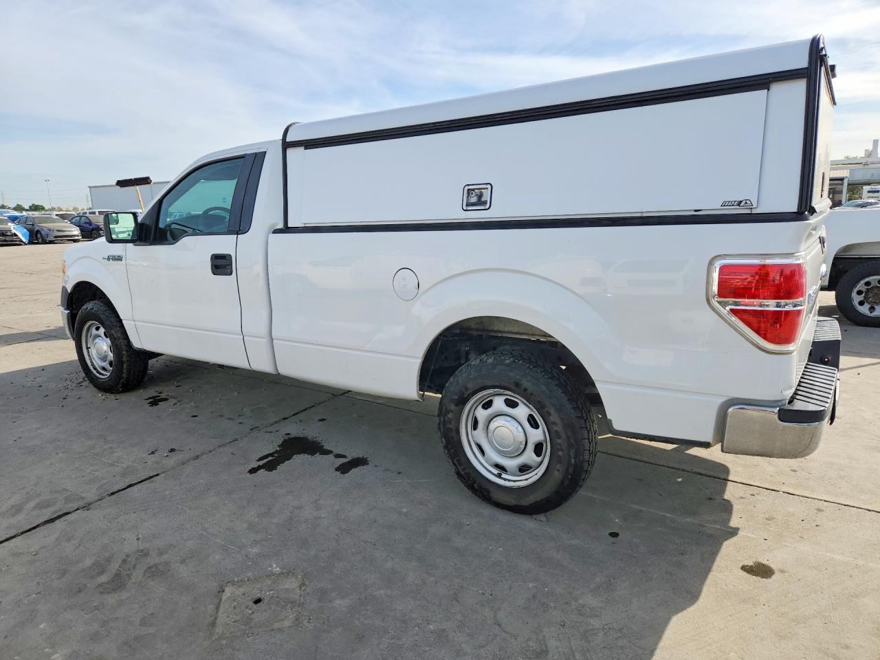 2013 Ford F150 White vin: 1FTMF1CM8DKG52606