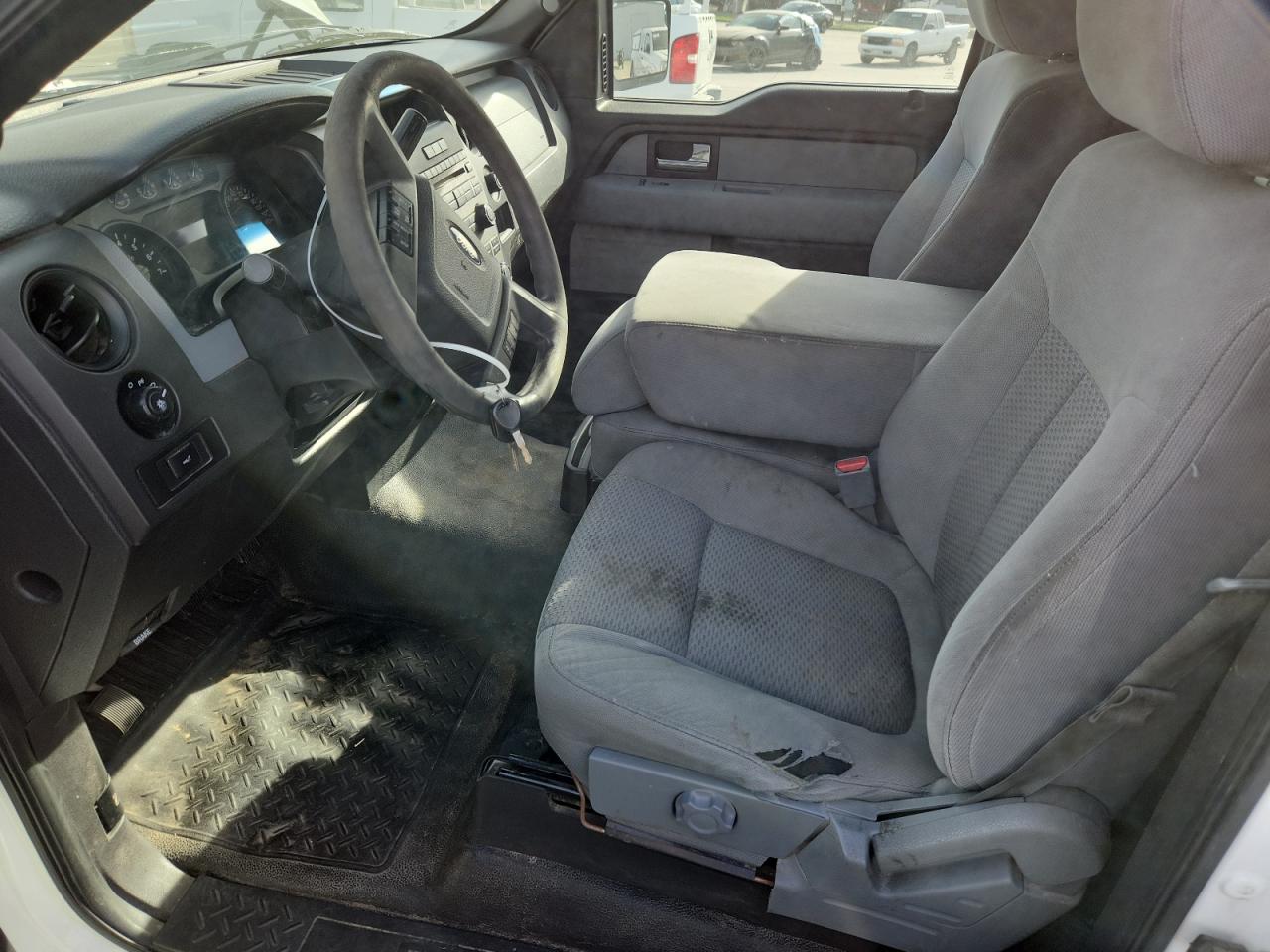 2013 Ford F150 White vin: 1FTMF1CM8DKG52606 Damage: Left Front Seat Cushion, Cut, 5 To 6 Inches