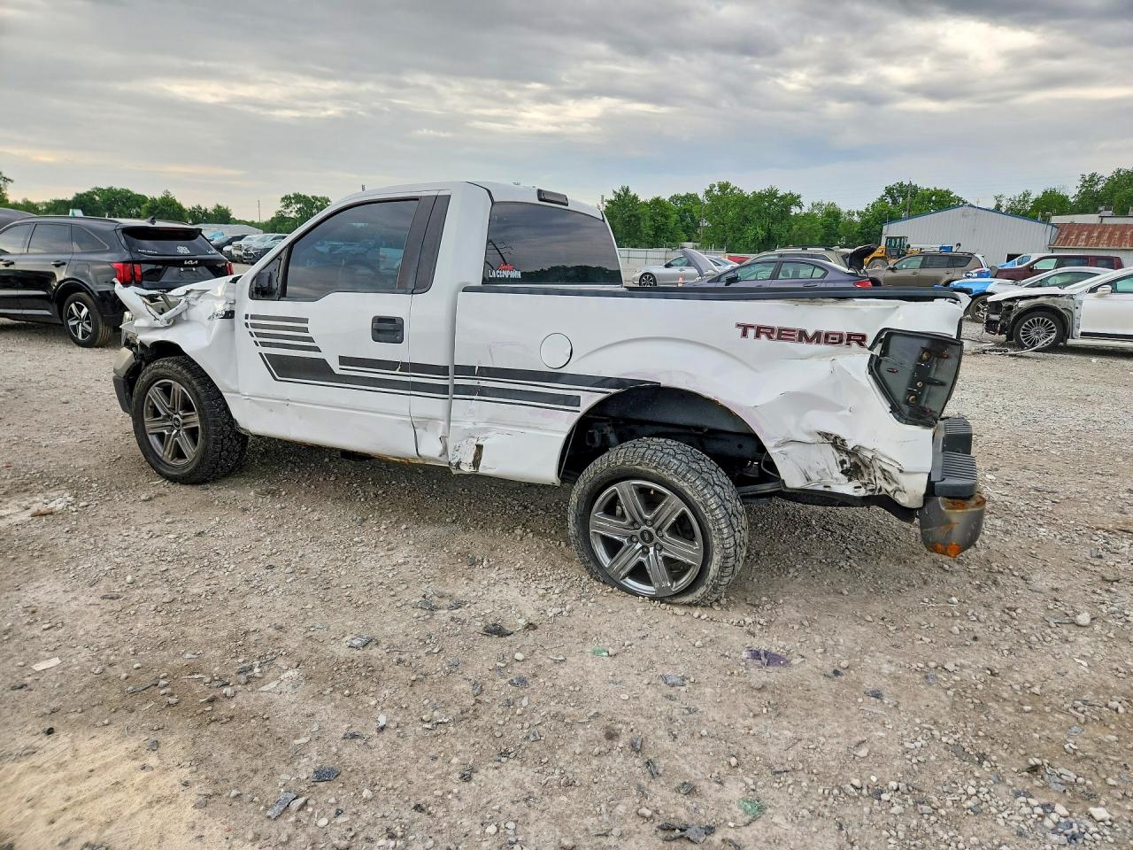 2014 Ford F150 White vin: 1FTMF1CM8EFB18189