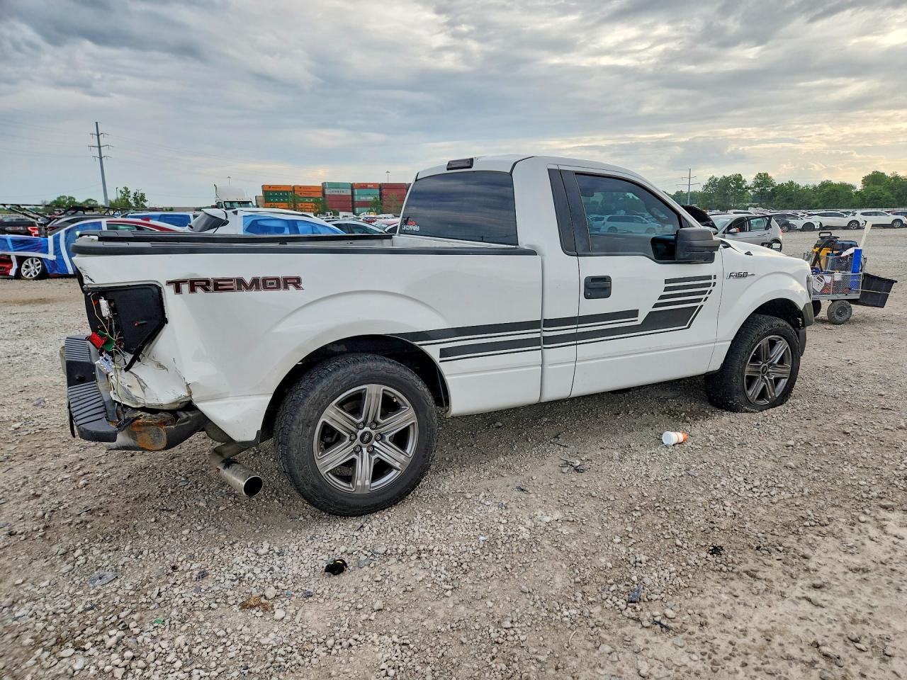 2014 Ford F150 White vin: 1FTMF1CM8EFB18189