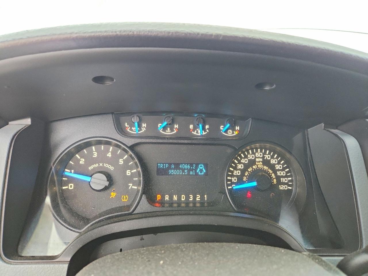 2014 Ford F150 White vin: 1FTMF1CM8EFB18189