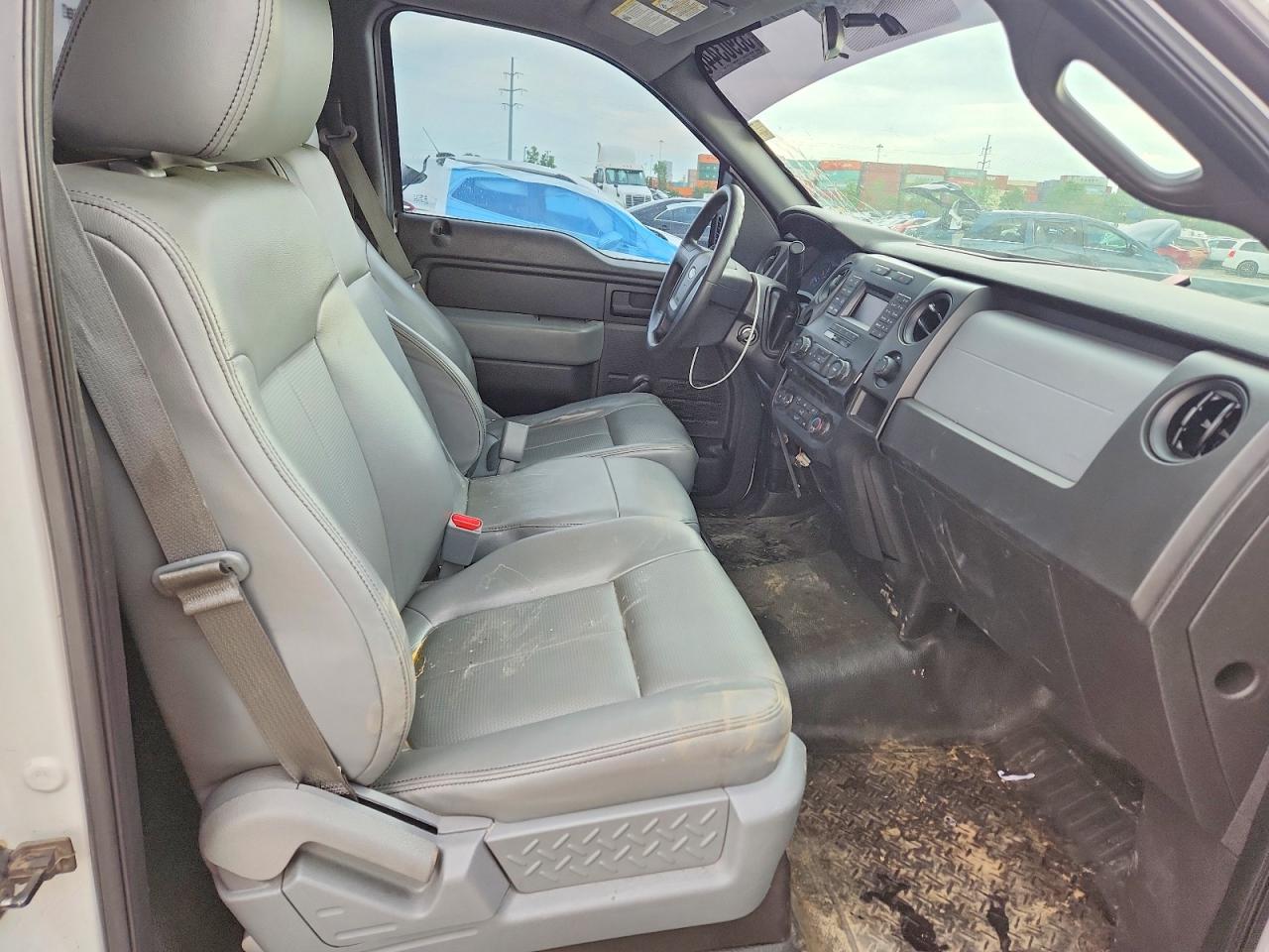 2014 Ford F150 White vin: 1FTMF1CM8EFB18189