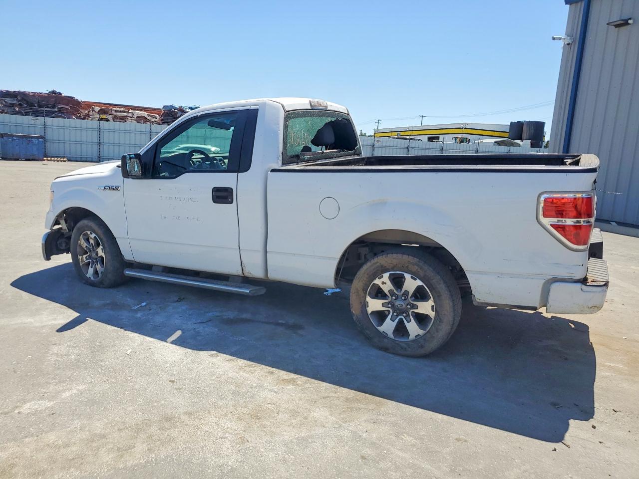 2014 Ford F150 White vin: 1FTMF1CM8EKE09539