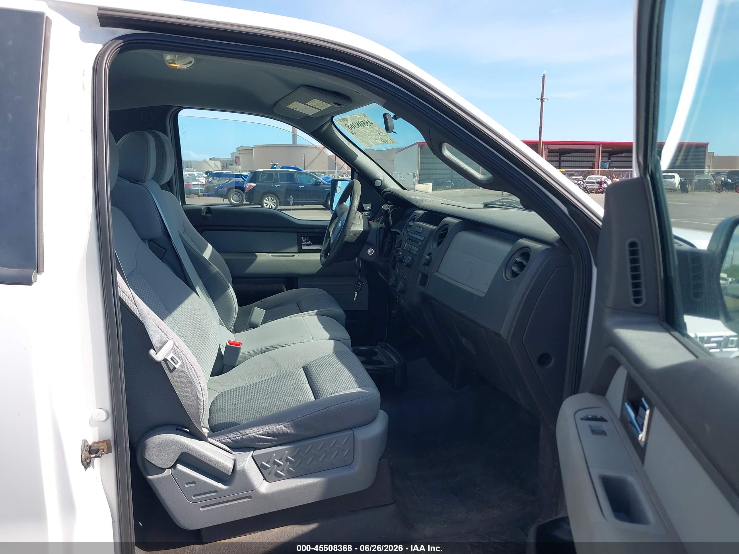 2014 Ford F-150 Stx/xl/xlt White vin: 1FTMF1CM8EKE66470