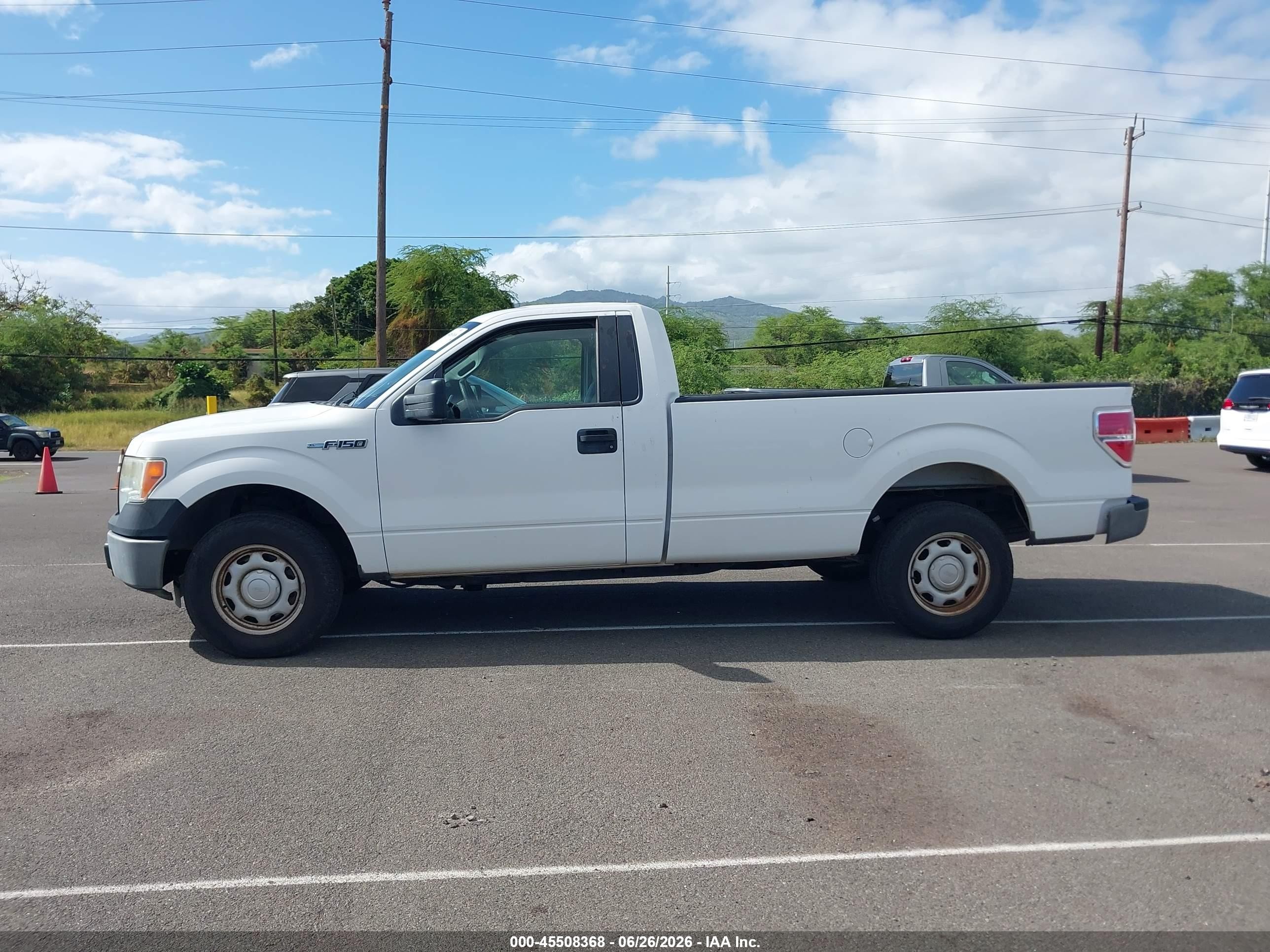 2014 Ford F-150 Stx/xl/xlt White vin: 1FTMF1CM8EKE66470