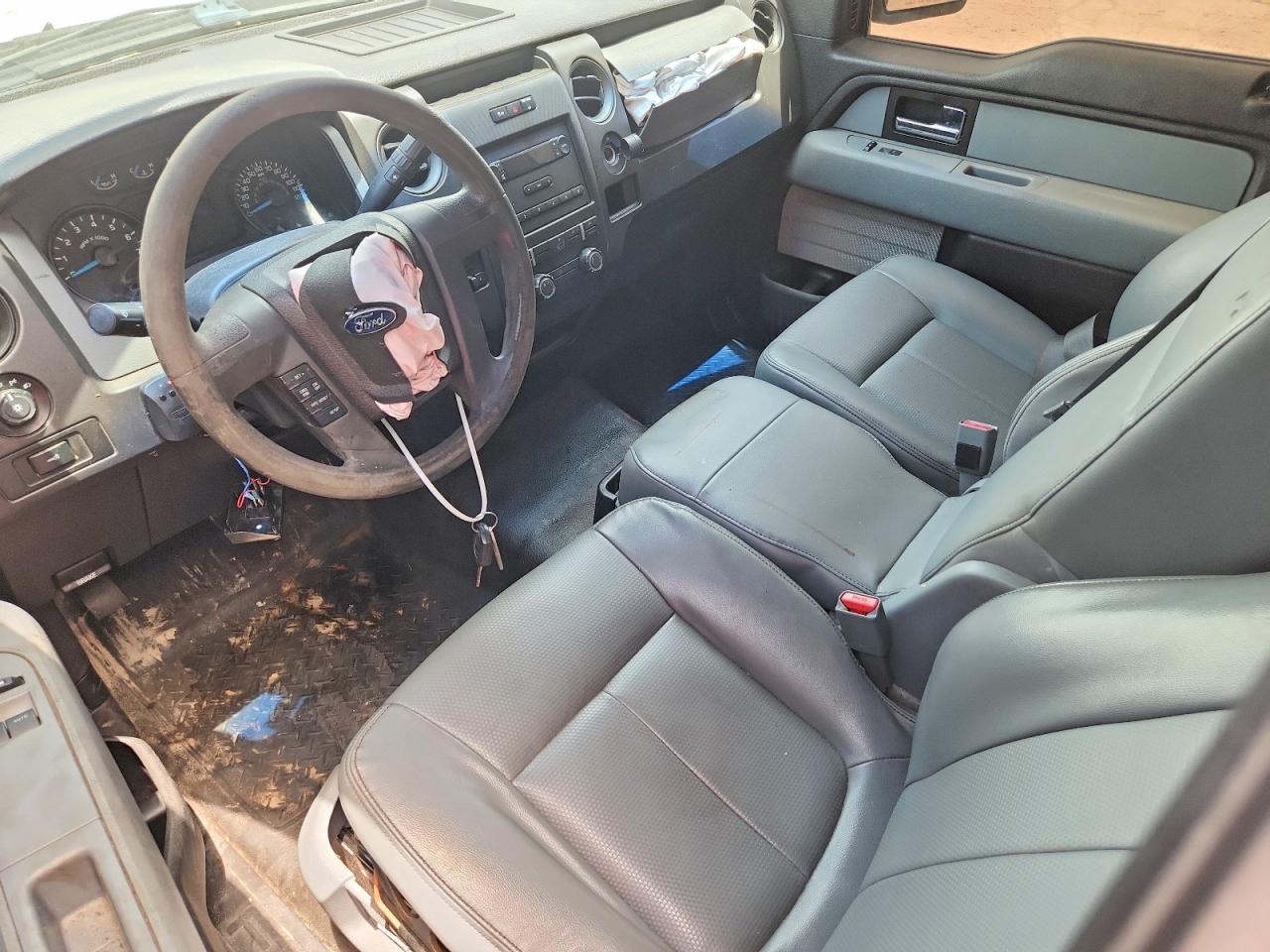 2014 Ford F150 White vin: 1FTMF1CM8EKF39580
