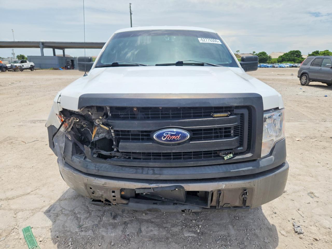 2014 Ford F150 White vin: 1FTMF1CM8EKF39580