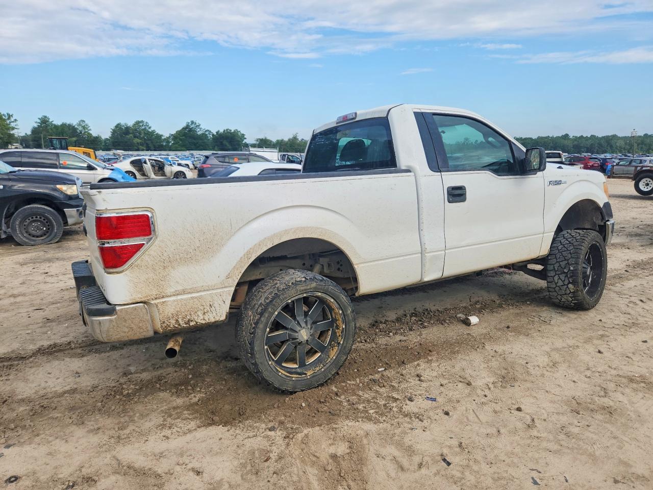 2011 Ford F150 White vin: 1FTMF1CM9BFB29570