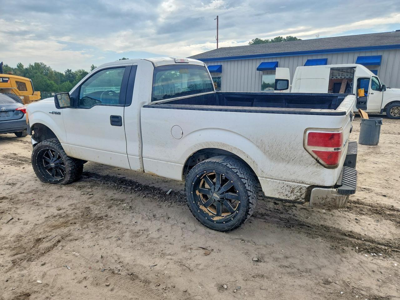 2011 Ford F150 White vin: 1FTMF1CM9BFB29570