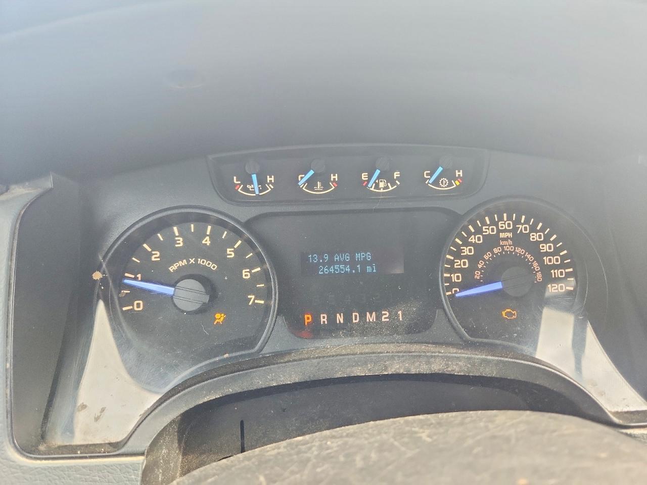2011 Ford F150 White vin: 1FTMF1CM9BFB29570