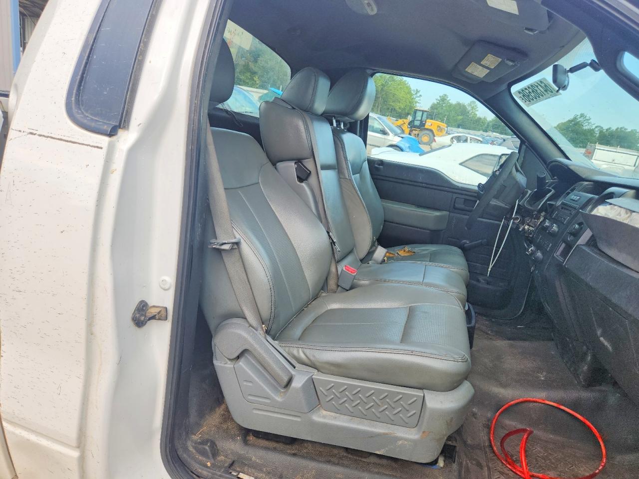 2011 Ford F150 White vin: 1FTMF1CM9BFB29570