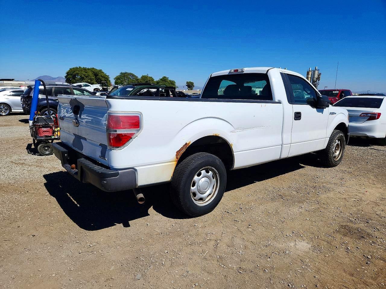2012 Ford F150 White vin: 1FTMF1CM9CKD05526