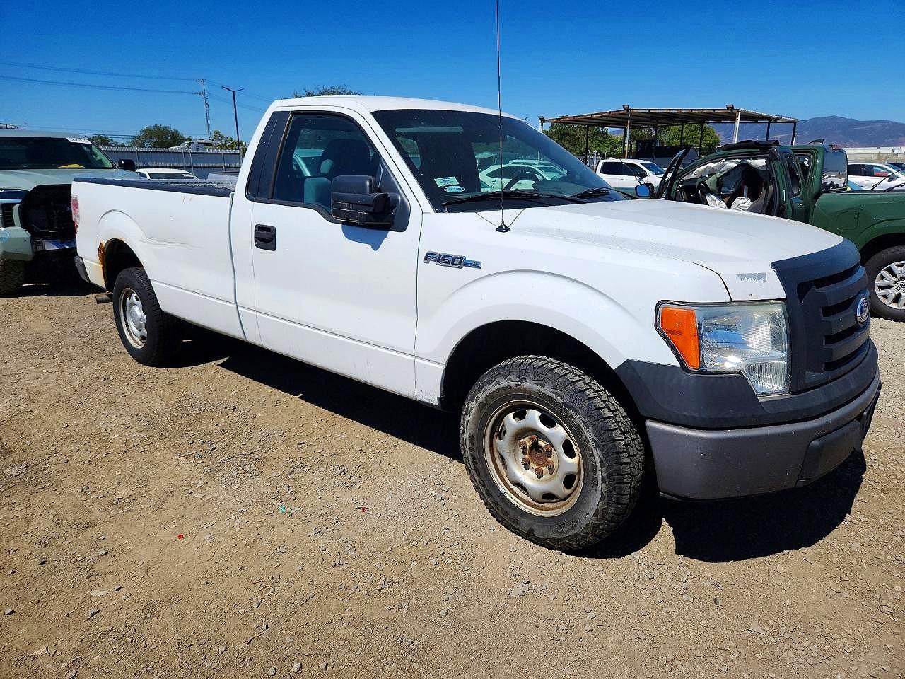 2012 Ford F150 White vin: 1FTMF1CM9CKD05526