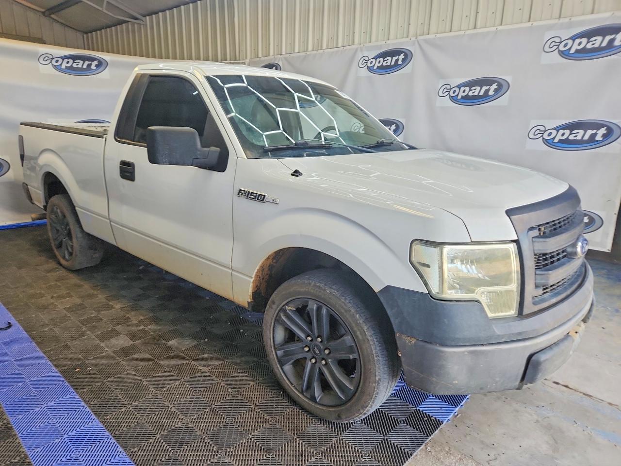 2013 Ford F150 White vin: 1FTMF1CM9DFC53566