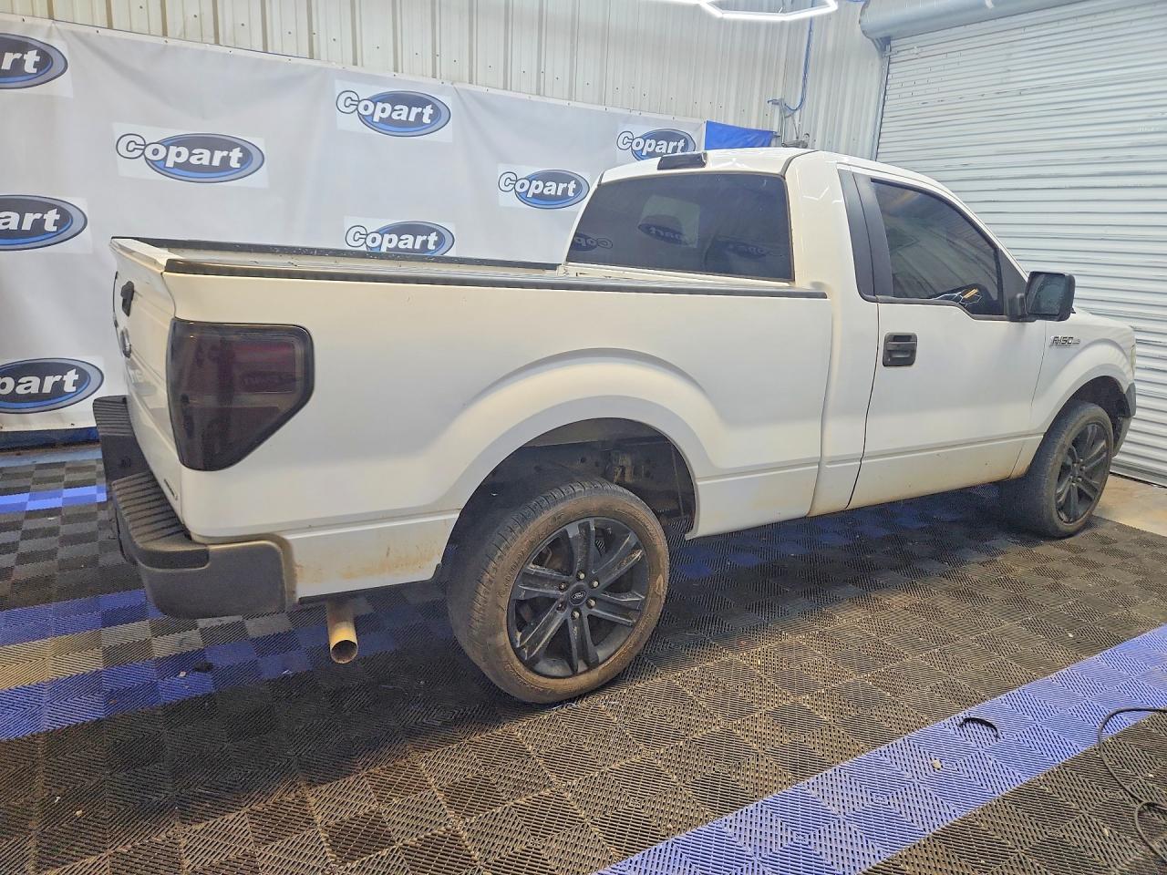 2013 Ford F150 White vin: 1FTMF1CM9DFC53566