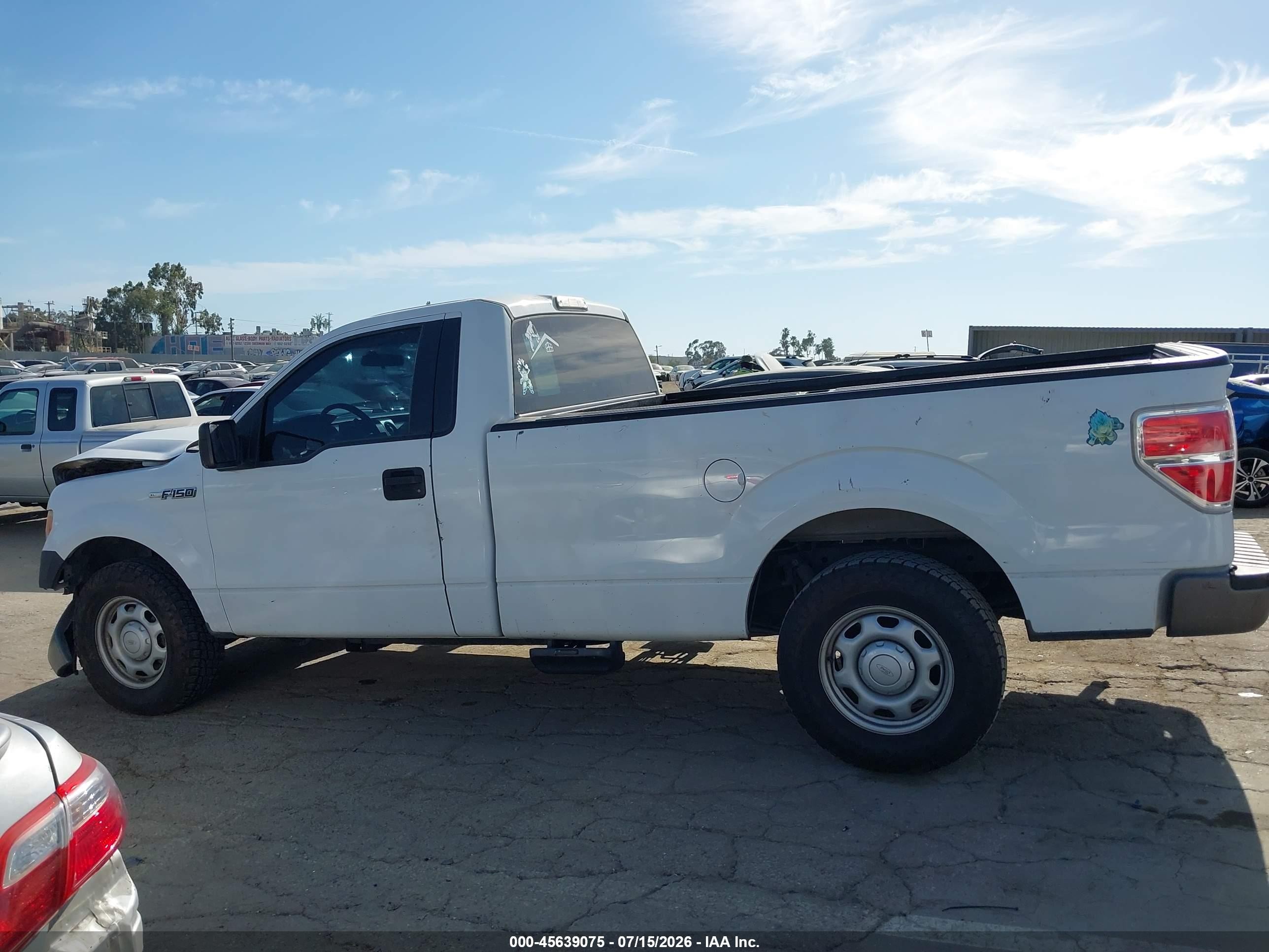 2013 Ford F-150 Xl Белый vin: 1FTMF1CM9DKD55957