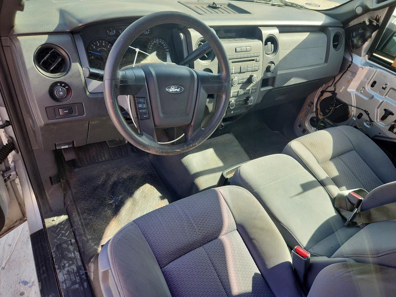 2013 Ford F150 Silver vin: 1FTMF1CM9DKE14697