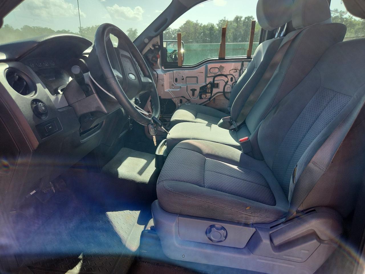 2013 Ford F150 Silver vin: 1FTMF1CM9DKE14697