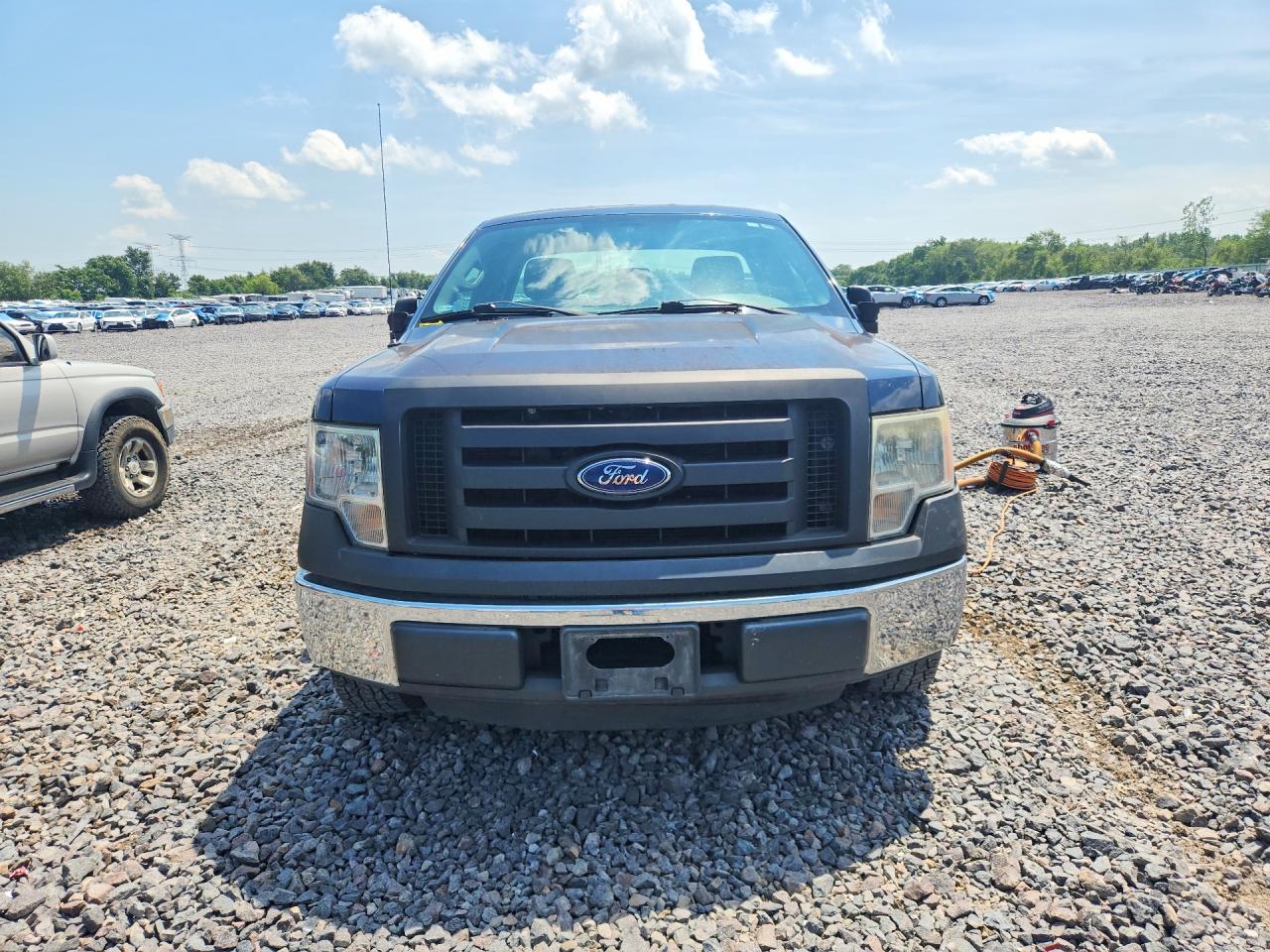 2013 Ford F150 Blue vin: 1FTMF1CM9DKE33976