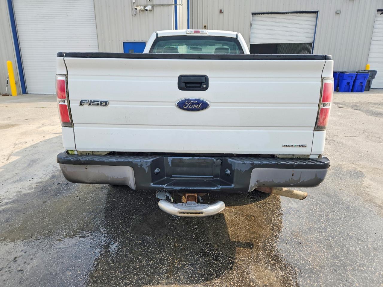 2013 Ford F150 White vin: 1FTMF1CM9DKE77427