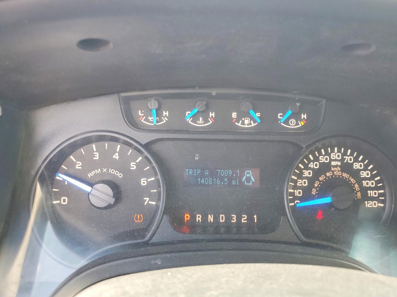 2013 Ford F150 White vin: 1FTMF1CM9DKF27811